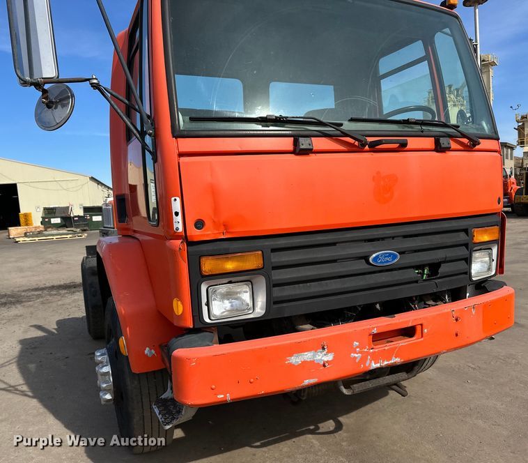 image for item DO3296 1996 Ford CF8000 semi truck