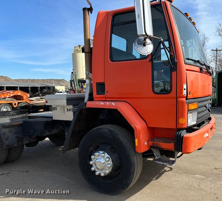 image for item DO3296 1996 Ford CF8000 semi truck