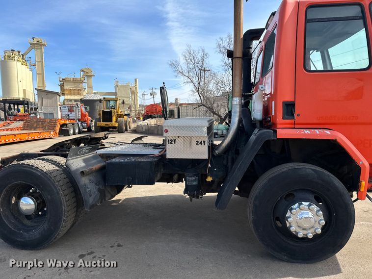 image for item DO3296 1996 Ford CF8000 semi truck