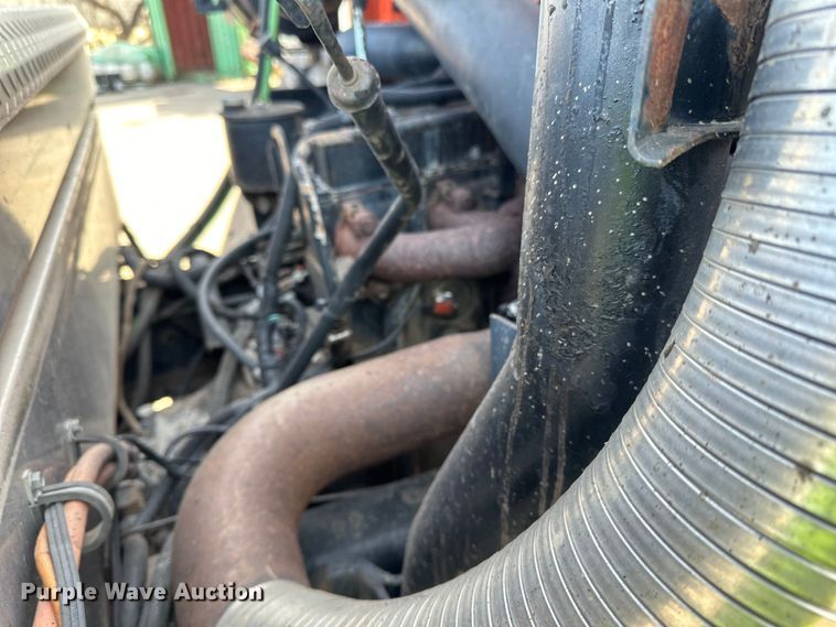 image for item DO3296 1996 Ford CF8000 semi truck