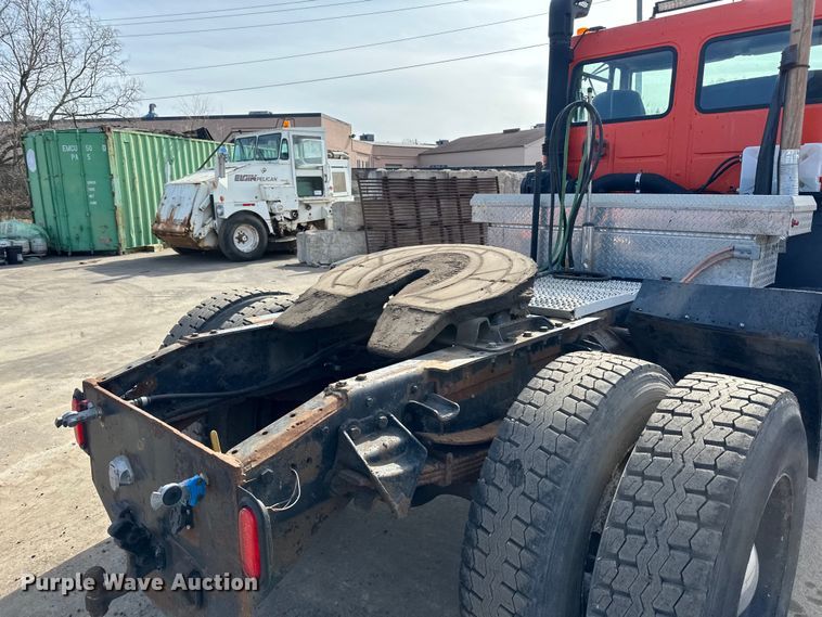 image for item DO3296 1996 Ford CF8000 semi truck