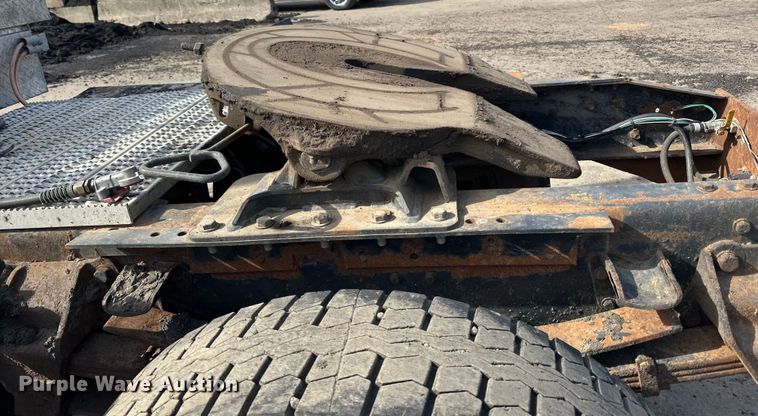 image for item DO3296 1996 Ford CF8000 semi truck