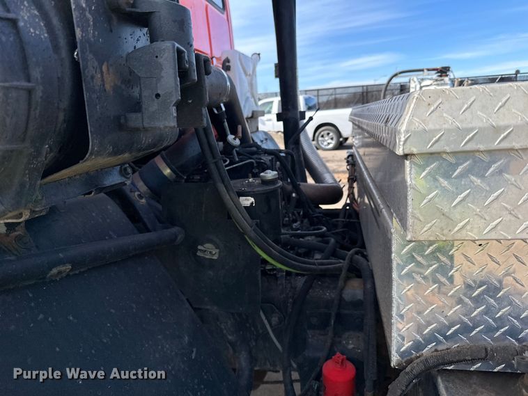 image for item DO3296 1996 Ford CF8000 semi truck