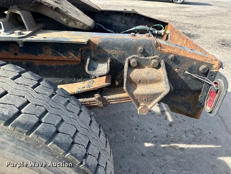 image for item DO3296 1996 Ford CF8000 semi truck