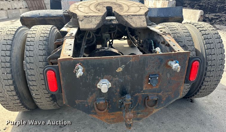 image for item DO3296 1996 Ford CF8000 semi truck