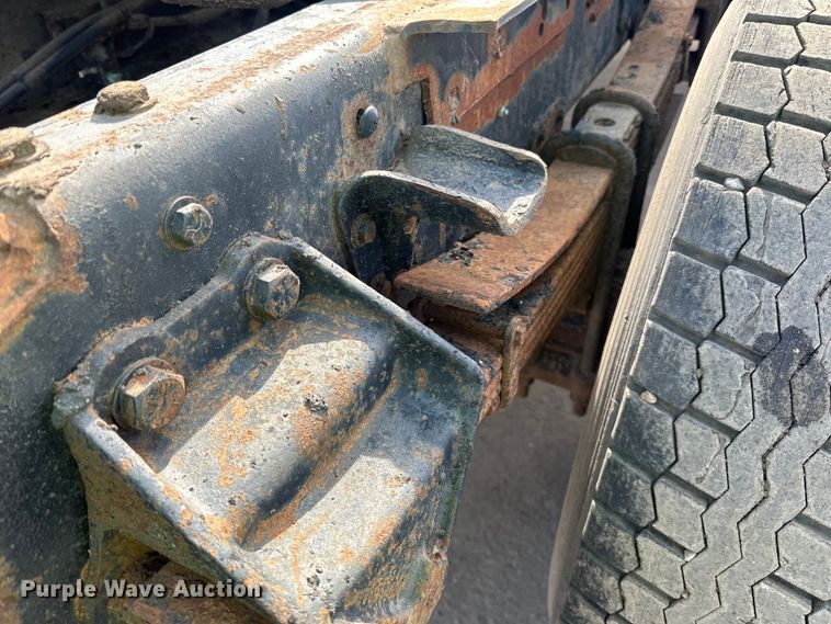 image for item DO3296 1996 Ford CF8000 semi truck