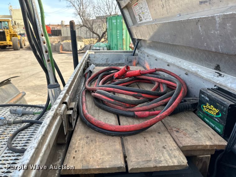 image for item DO3296 1996 Ford CF8000 semi truck