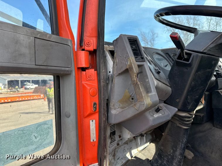 image for item DO3296 1996 Ford CF8000 semi truck