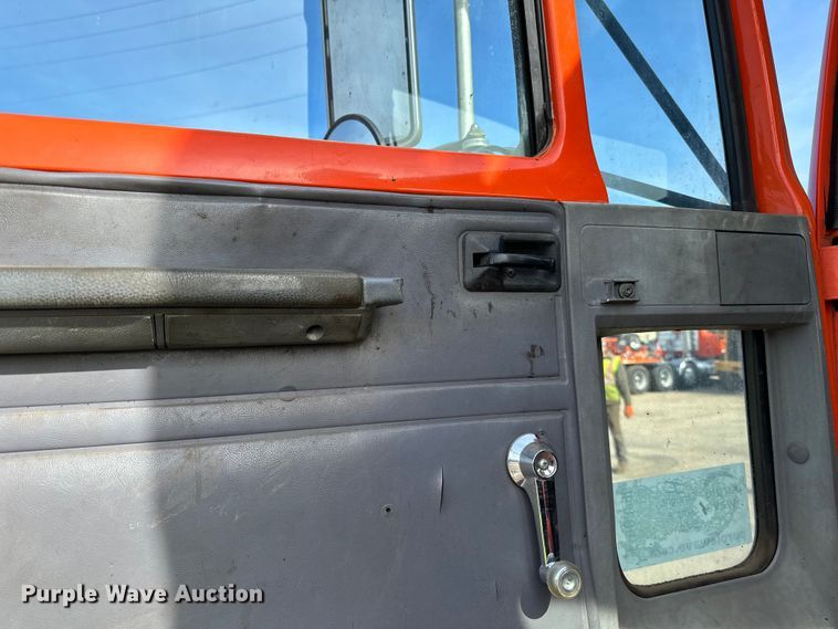 image for item DO3296 1996 Ford CF8000 semi truck