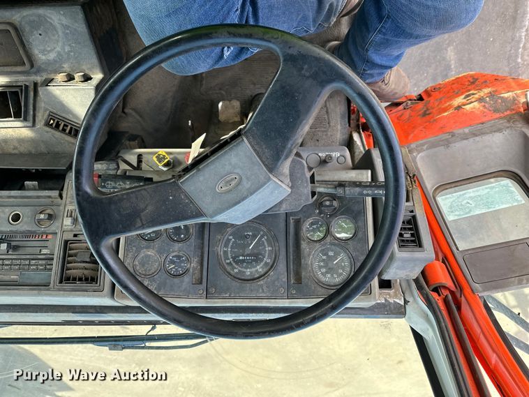 image for item DO3296 1996 Ford CF8000 semi truck