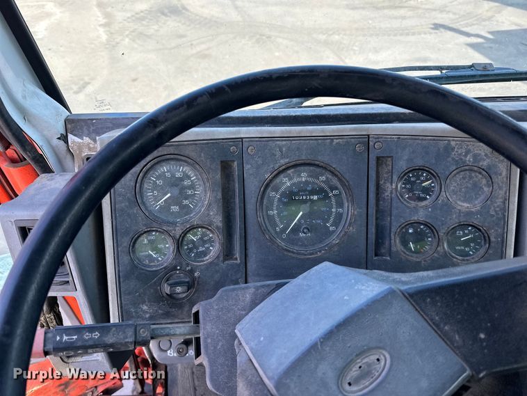 image for item DO3296 1996 Ford CF8000 semi truck