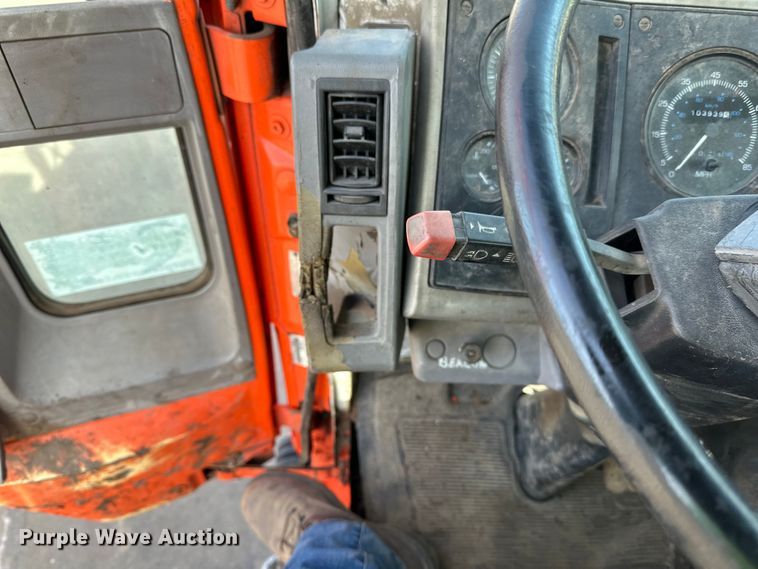 image for item DO3296 1996 Ford CF8000 semi truck