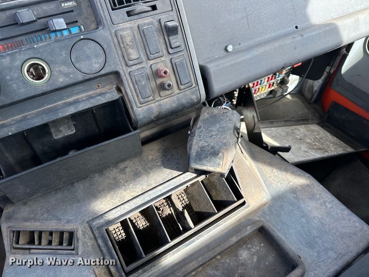 image for item DO3296 1996 Ford CF8000 semi truck