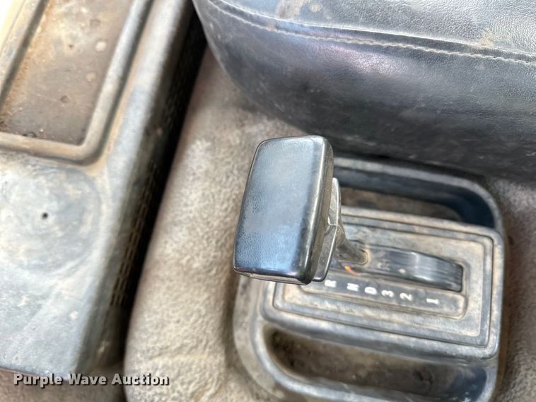 image for item DO3296 1996 Ford CF8000 semi truck