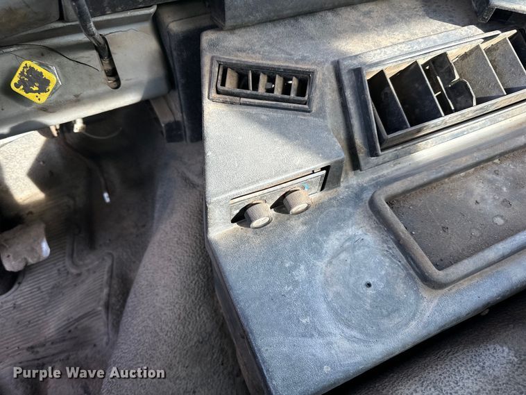 image for item DO3296 1996 Ford CF8000 semi truck