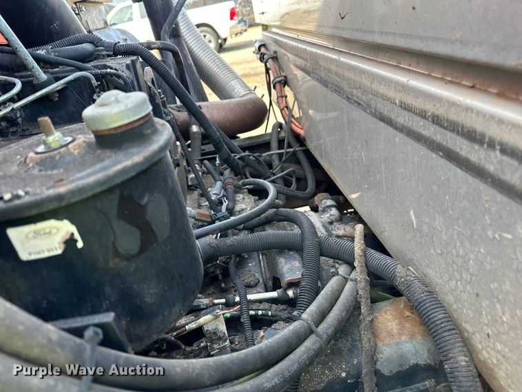 image for item DO3296 1996 Ford CF8000 semi truck