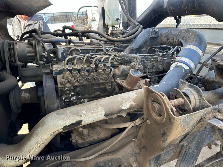 image for item DO3296 1996 Ford CF8000 semi truck