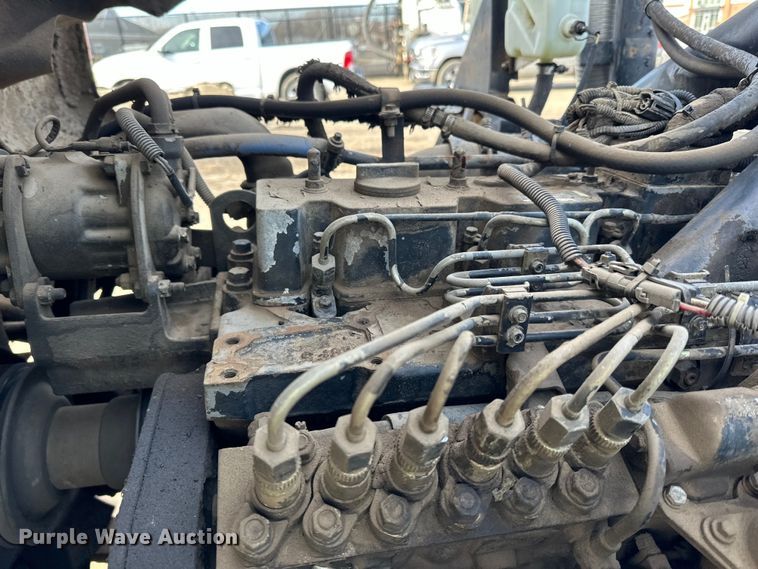 image for item DO3296 1996 Ford CF8000 semi truck