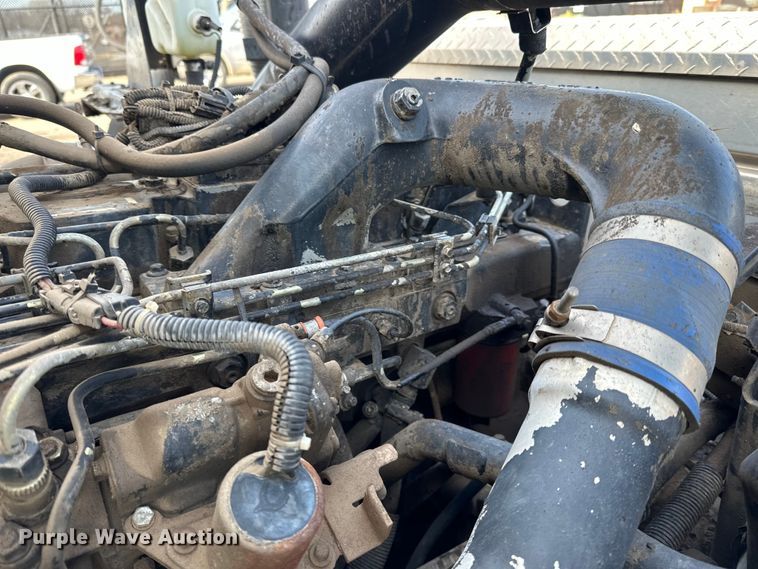 image for item DO3296 1996 Ford CF8000 semi truck