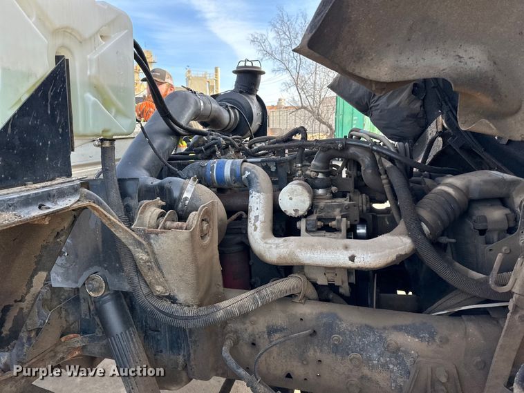 image for item DO3296 1996 Ford CF8000 semi truck