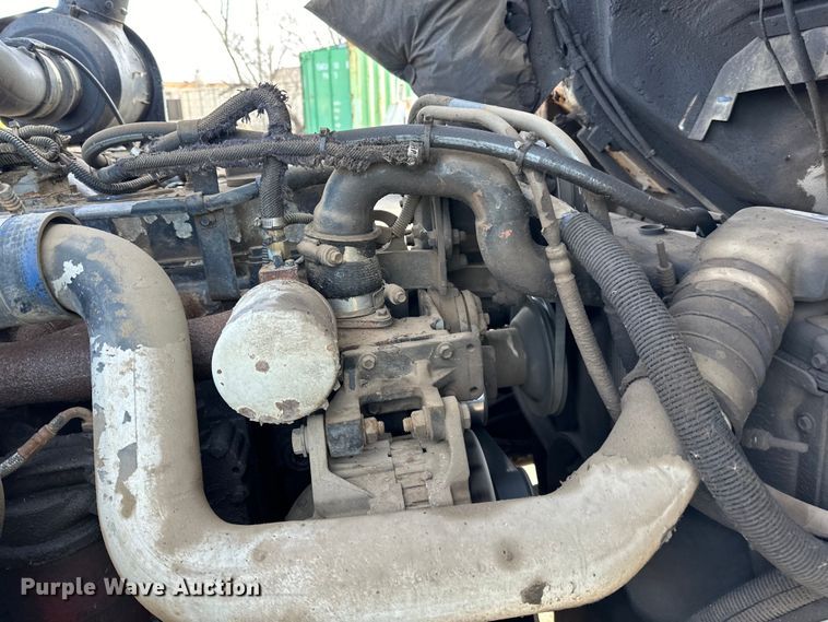 image for item DO3296 1996 Ford CF8000 semi truck