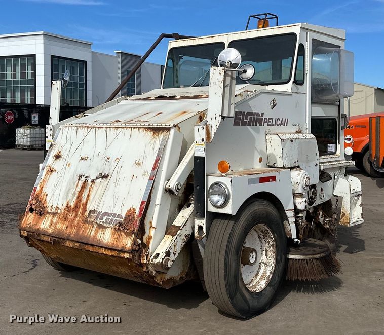image for item DO3297 1996 Elgin Pellican street sweeper