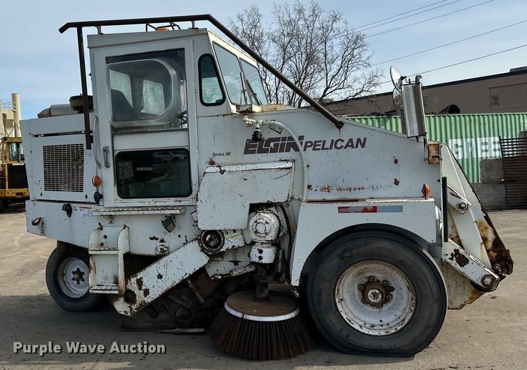 image for item DO3297 1996 Elgin Pellican street sweeper