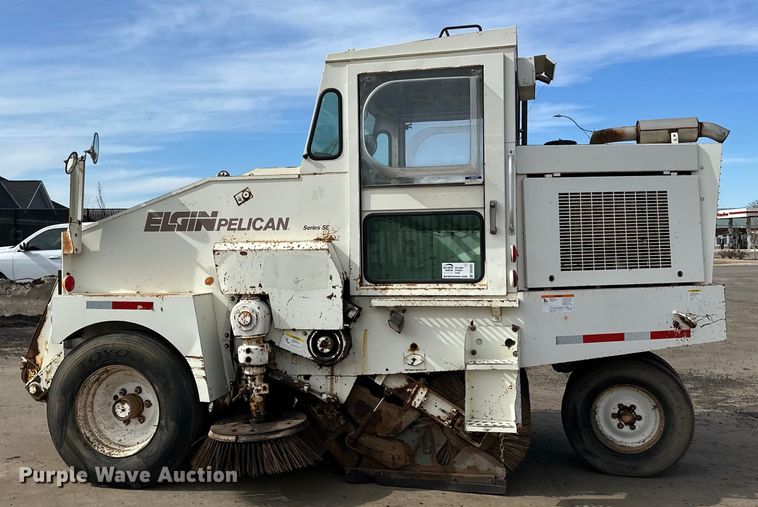 image for item DO3297 1996 Elgin Pellican street sweeper