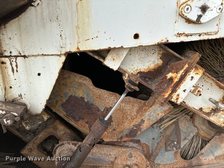 image for item DO3297 1996 Elgin Pellican street sweeper