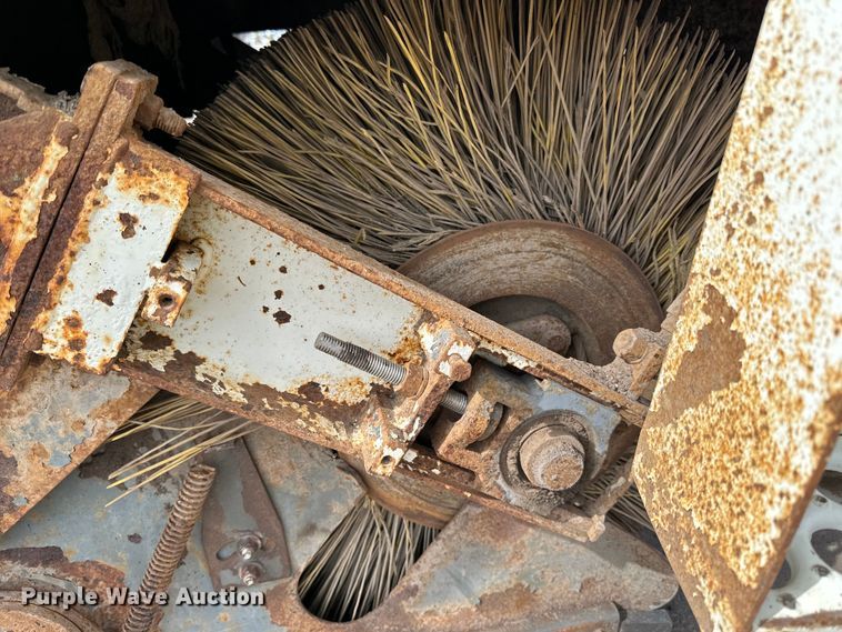 image for item DO3297 1996 Elgin Pellican street sweeper