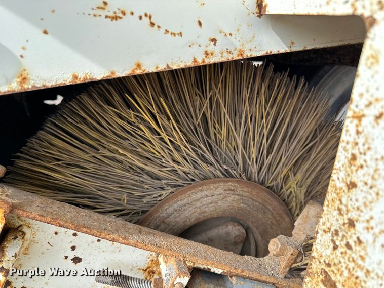 image for item DO3297 1996 Elgin Pellican street sweeper