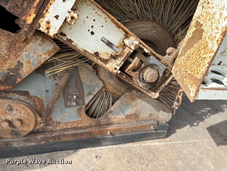 image for item DO3297 1996 Elgin Pellican street sweeper