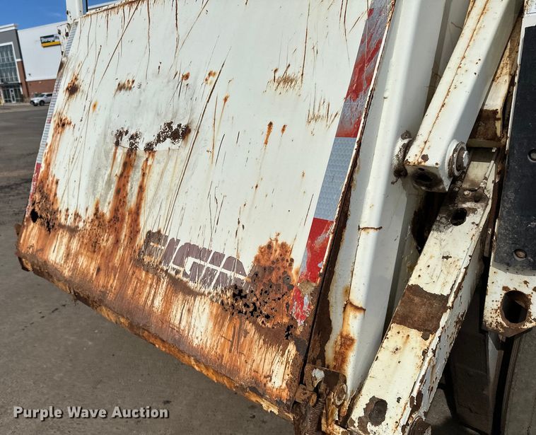 image for item DO3297 1996 Elgin Pellican street sweeper