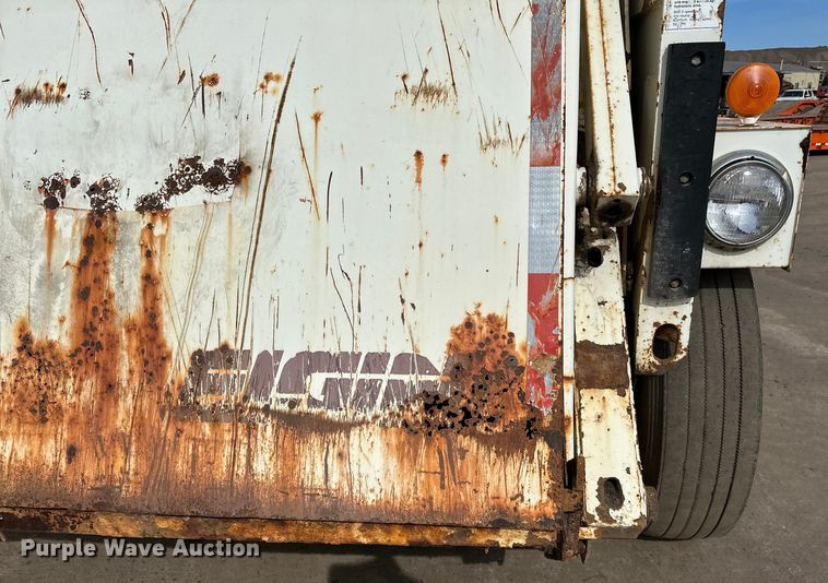 image for item DO3297 1996 Elgin Pellican street sweeper