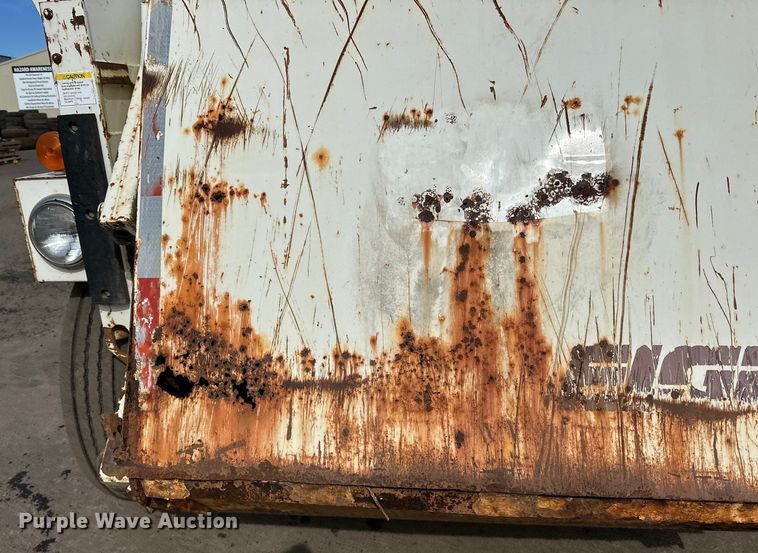 image for item DO3297 1996 Elgin Pellican street sweeper