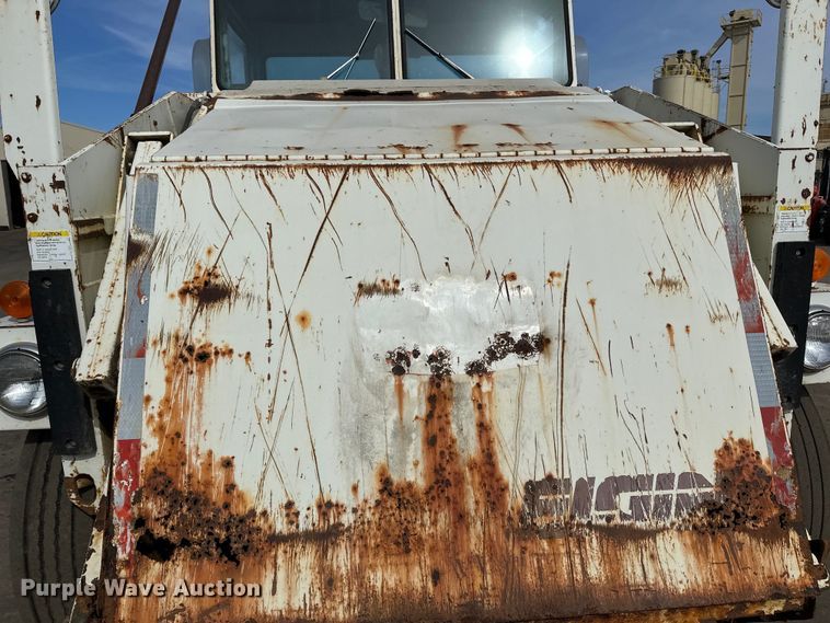 image for item DO3297 1996 Elgin Pellican street sweeper