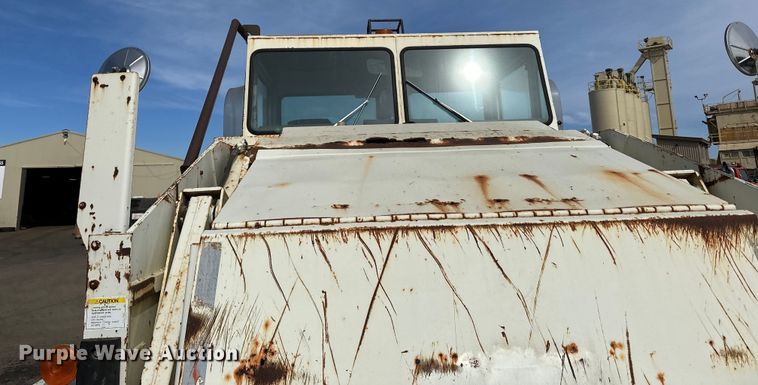 image for item DO3297 1996 Elgin Pellican street sweeper