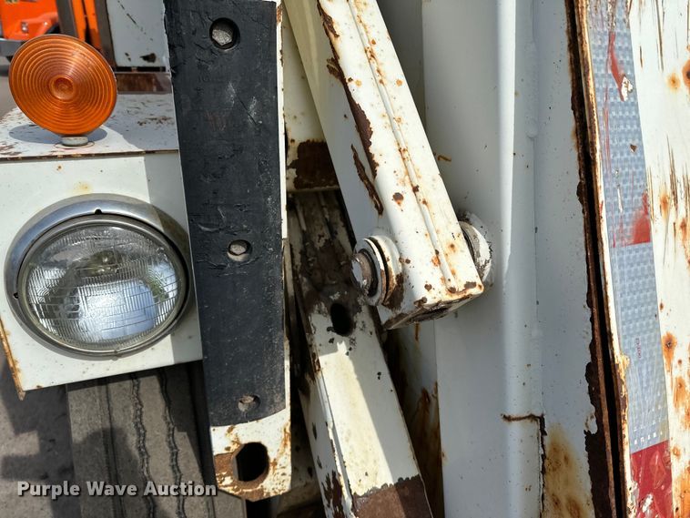 image for item DO3297 1996 Elgin Pellican street sweeper