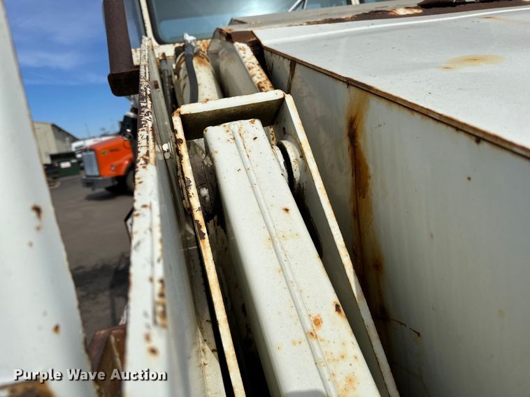 image for item DO3297 1996 Elgin Pellican street sweeper