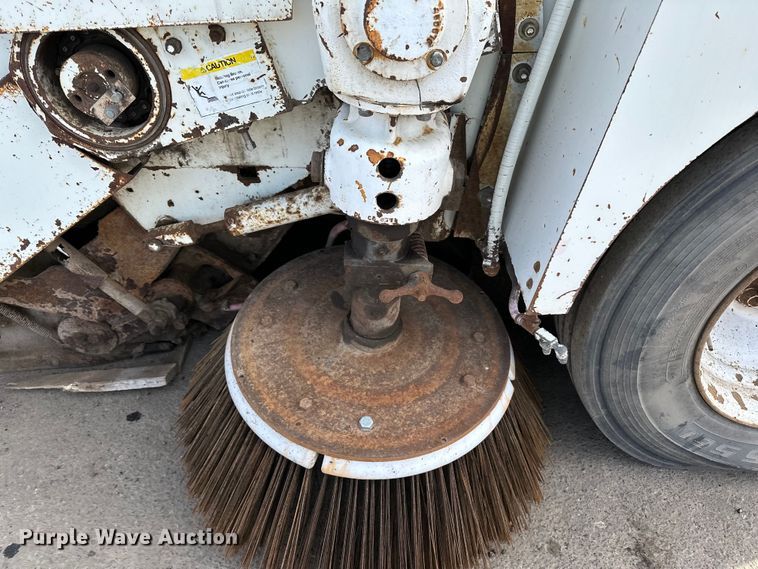 image for item DO3297 1996 Elgin Pellican street sweeper