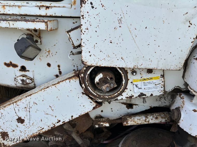 image for item DO3297 1996 Elgin Pellican street sweeper