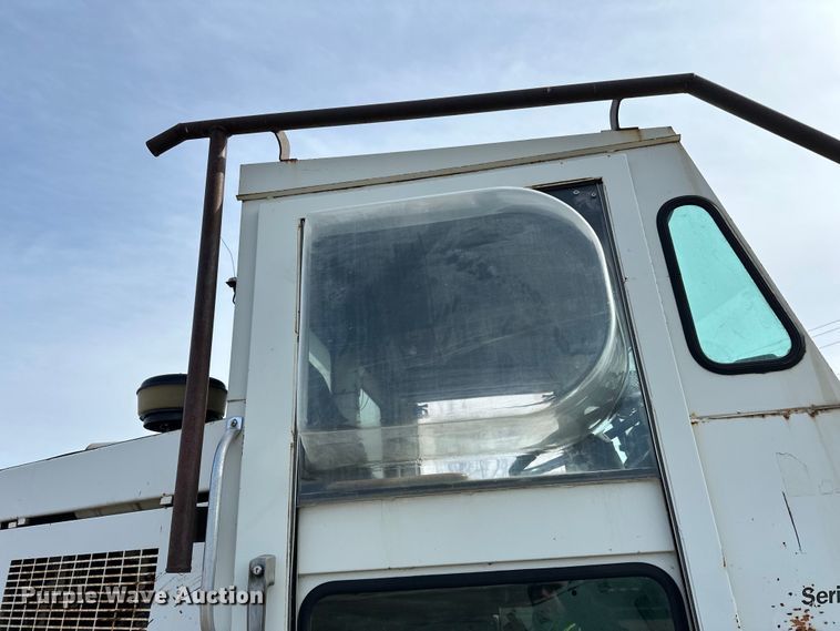 image for item DO3297 1996 Elgin Pellican street sweeper