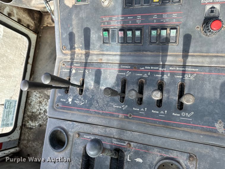 image for item DO3297 1996 Elgin Pellican street sweeper