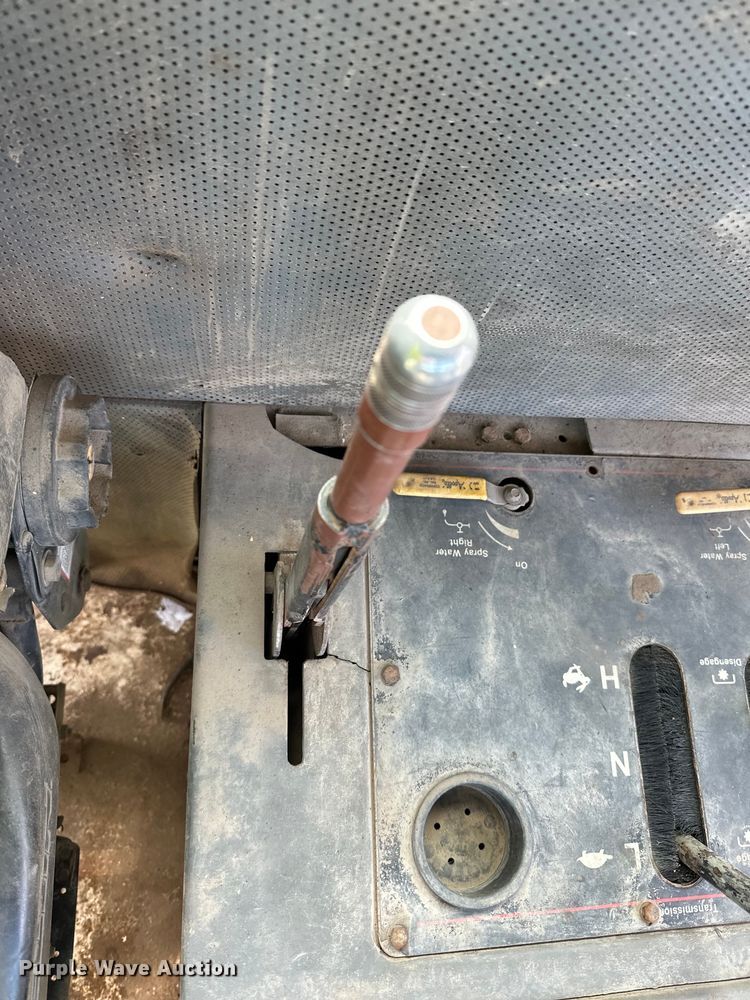 image for item DO3297 1996 Elgin Pellican street sweeper