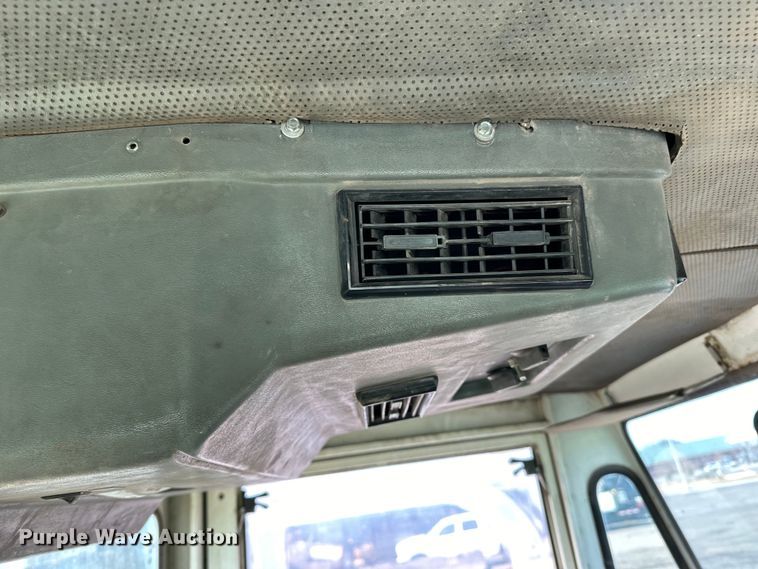 image for item DO3297 1996 Elgin Pellican street sweeper