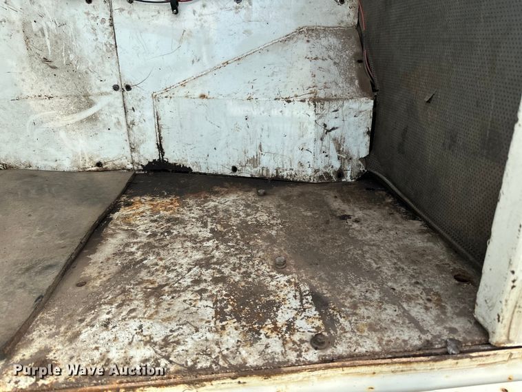 image for item DO3297 1996 Elgin Pellican street sweeper