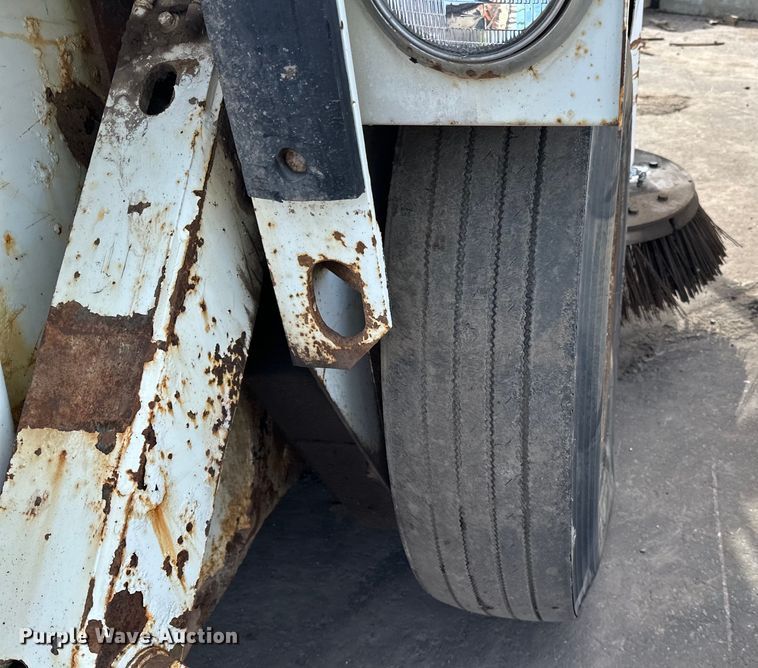 image for item DO3297 1996 Elgin Pellican street sweeper