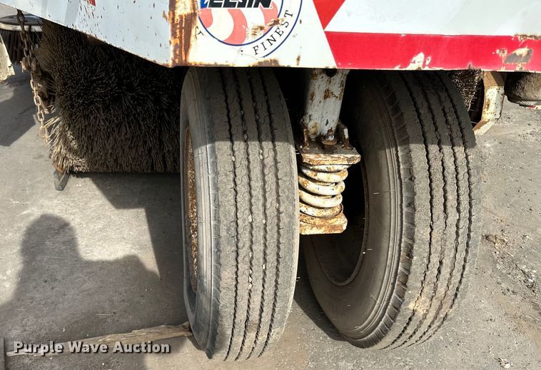 image for item DO3297 1996 Elgin Pellican street sweeper