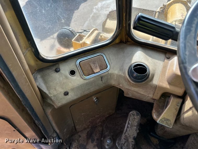 image for item DO3298 1987 Caterpillar 950E wheel loader