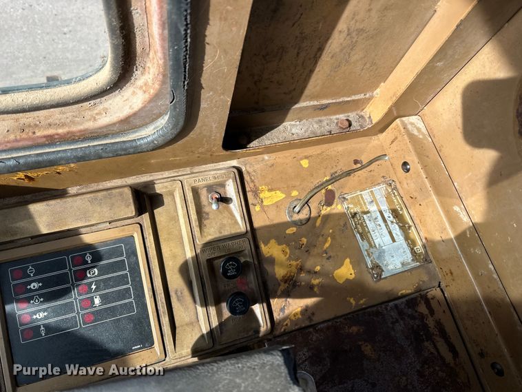 image for item DO3298 1987 Caterpillar 950E wheel loader